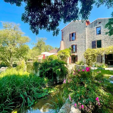 Le Moulin Du Guy, Proche Du Puy Dufou Bed & Breakfast Chanverrie Dış mekan fotoğraf