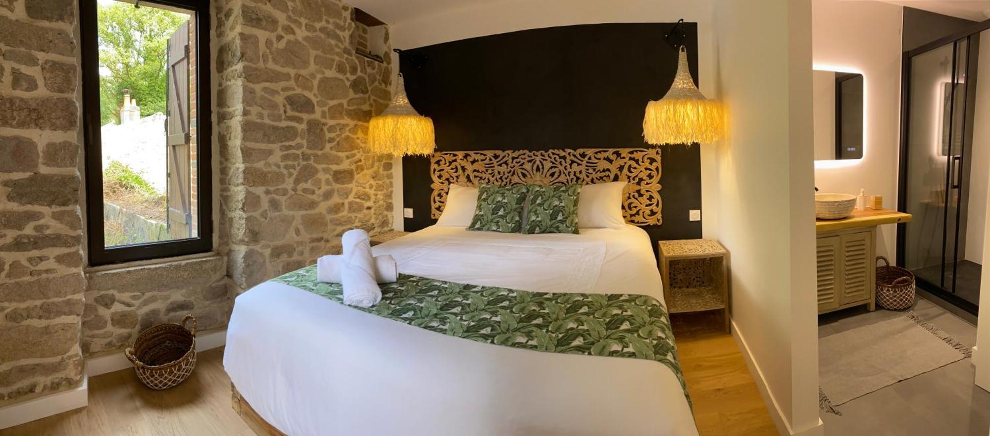 Le Moulin Du Guy, Proche Du Puy Dufou Bed & Breakfast Chanverrie Dış mekan fotoğraf