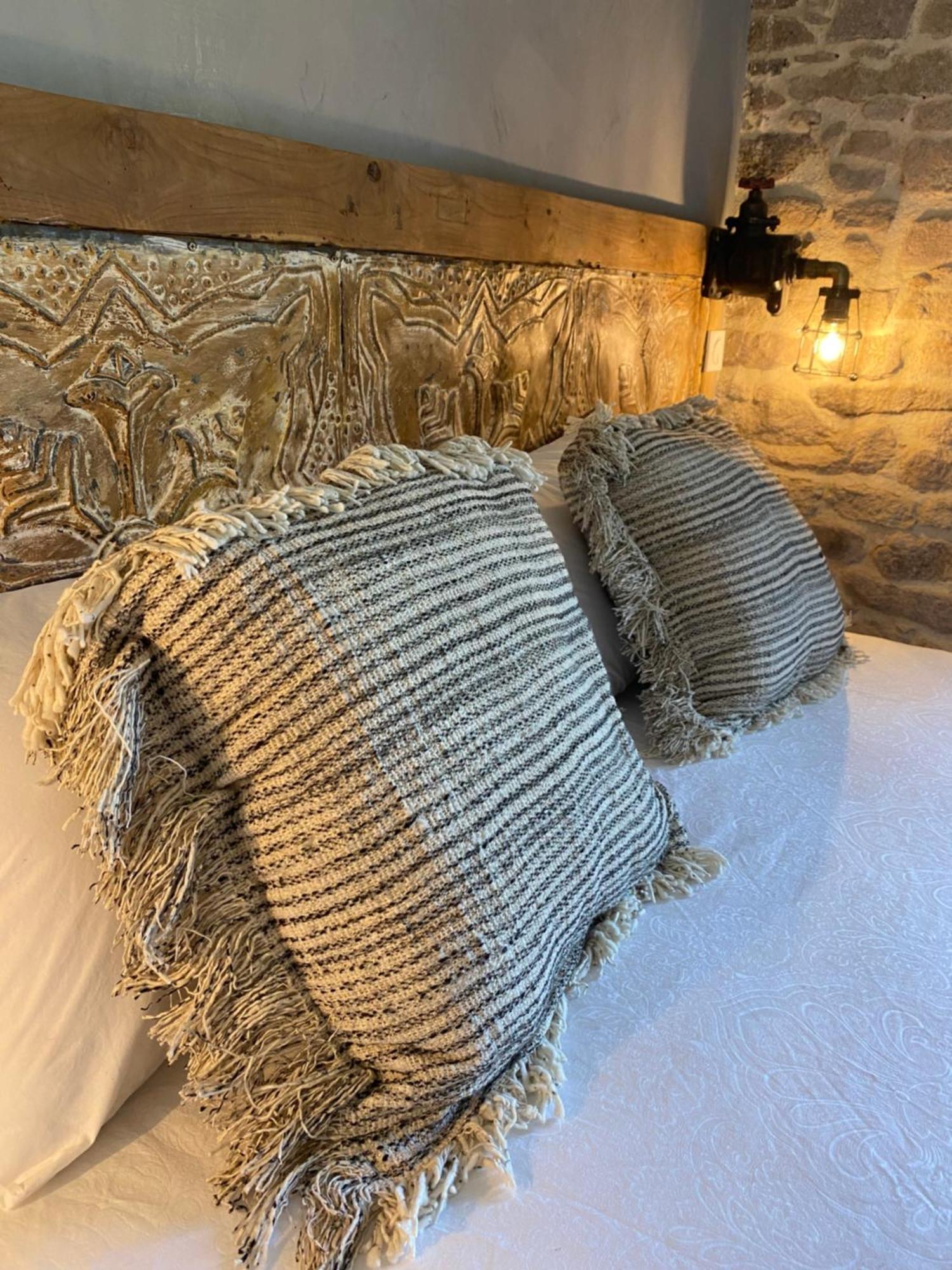 Le Moulin Du Guy, Proche Du Puy Dufou Bed & Breakfast Chanverrie Dış mekan fotoğraf