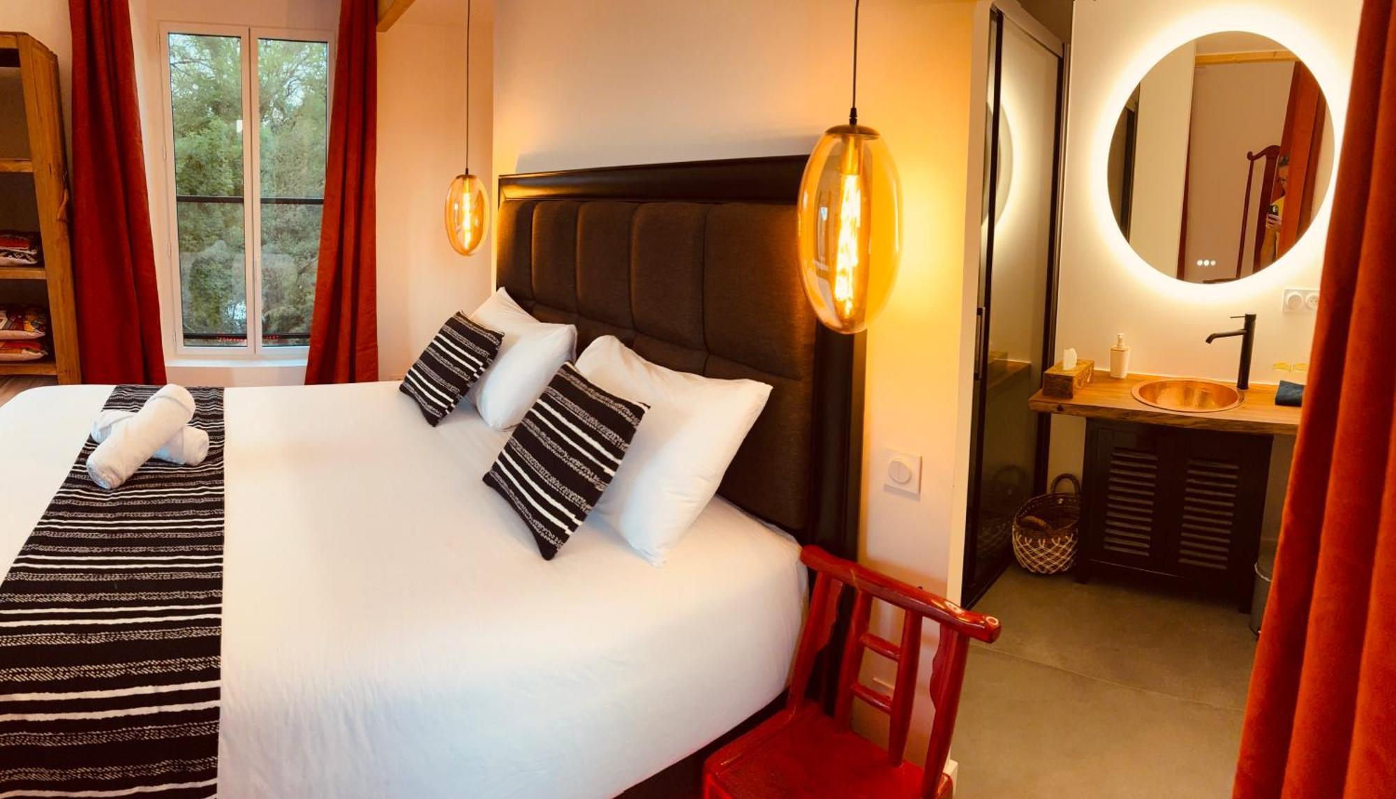 Le Moulin Du Guy, Proche Du Puy Dufou Bed & Breakfast Chanverrie Dış mekan fotoğraf