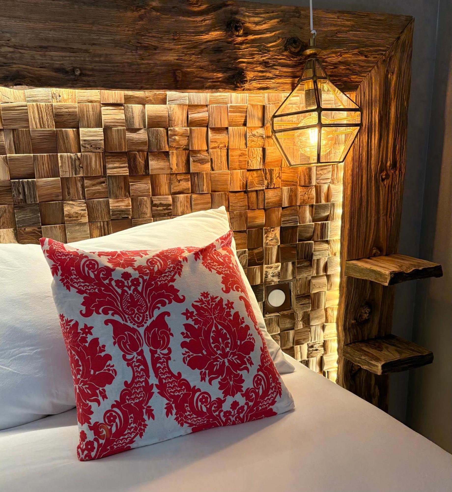 Le Moulin Du Guy, Proche Du Puy Dufou Bed & Breakfast Chanverrie Dış mekan fotoğraf