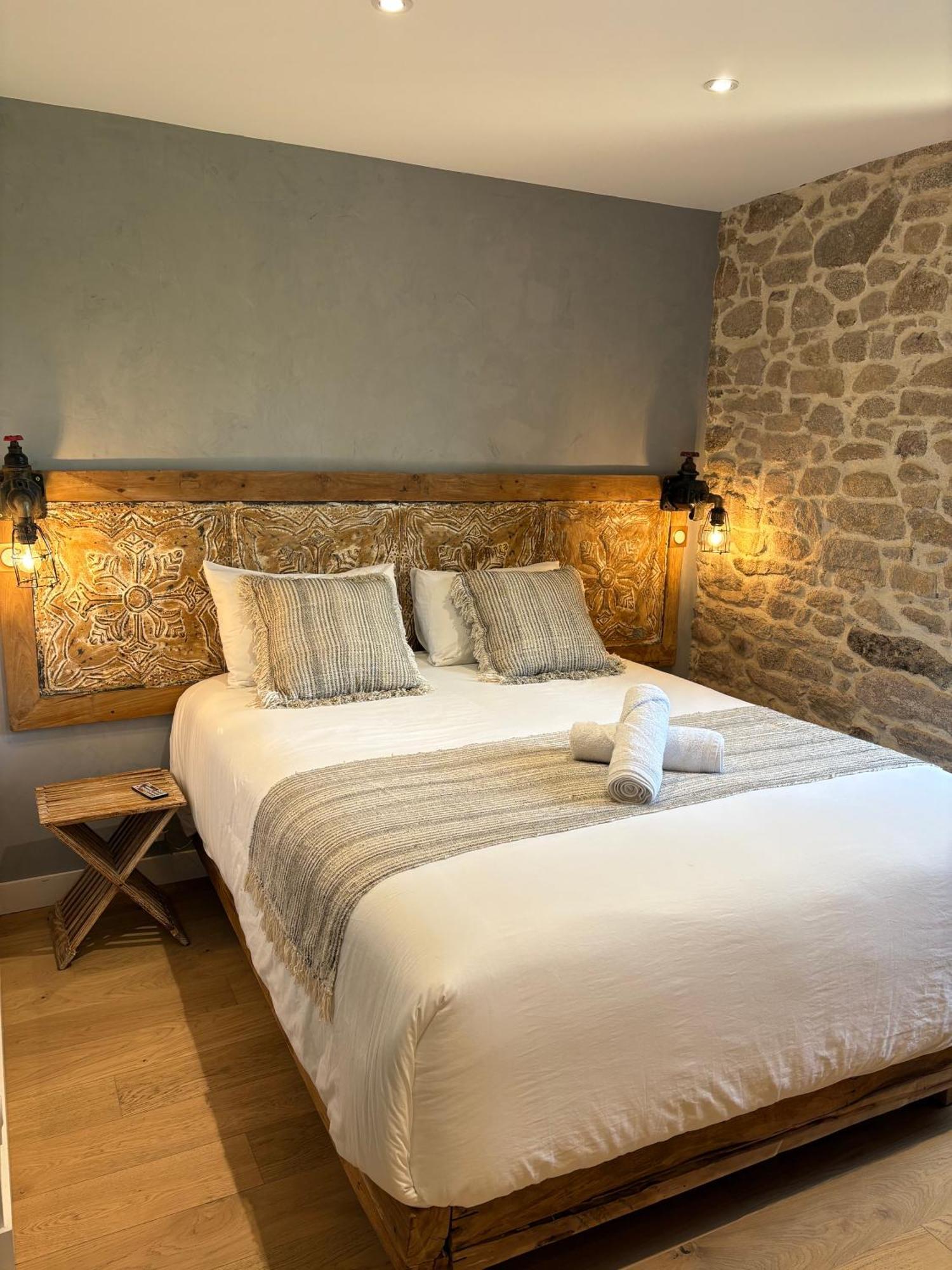 Le Moulin Du Guy, Proche Du Puy Dufou Bed & Breakfast Chanverrie Dış mekan fotoğraf